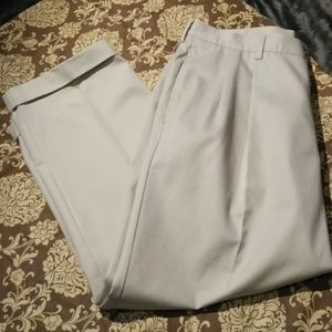 Izod men's pleated cuffed cream khakis 40x30 EUC